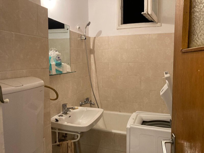 Drumul Taberei, Romancierilor